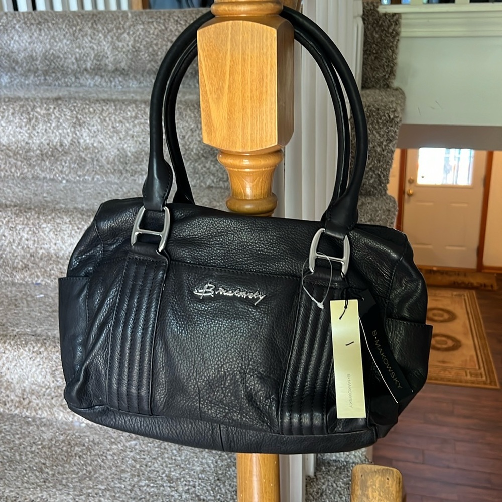 B Makowsky black purse hand bag